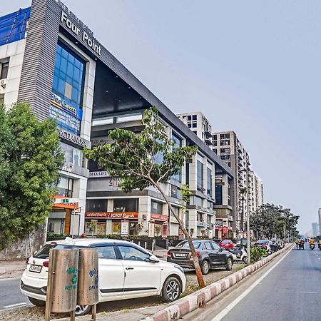 Capital O 84670 Hotel Sigma Inn Surat Exterior foto