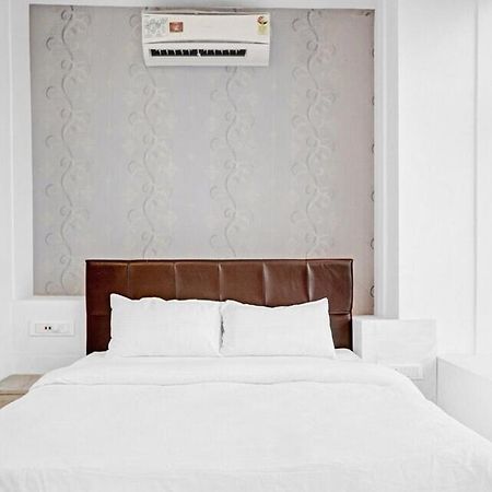 Capital O 84670 Hotel Sigma Inn Surat Exterior foto